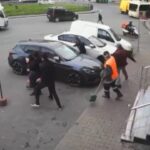 Sultangazi'de İş Yerinde Su Kesintisi Yüzünden Yaşanan Tartışma Bıçaklı Saldırıyla Sonuçlandı 2 istanbul sultangazide is yerini su basti muslugu acik unutmakla suclanan stajyerin babasi bicakla saldirdi 2f8792782f59