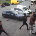 Sultangazi'de İş Yerinde Su Kesintisi Yüzünden Yaşanan Tartışma Bıçaklı Saldırıyla Sonuçlandı 1 istanbul sultangazide is yerini su basti muslugu acik unutmakla suclanan stajyerin babasi bicakla saldirdi 645ac39cad23