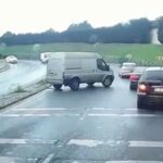 istanbul sultangazide refuju asan minibusun baska minibuse carptigi kaza kamerada 5bdb3898837d