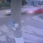 İzmir'de iki otomobilin çarpıştığı kazada iki kadın yaşamını yitirirken, dört kişi yaralandı 1 izmirde 2 kisinin oldugu 4 kisinin yaralandigi kaza kamerada 067452e72164