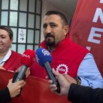 izmirde buyuksehir belediyesi iscilerinin oturma eylemi 2nci gununde d2d69988244d