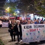 Kırklareli'nde Silahlı Saldırıya Tepki Olarak Yürüyüş Düzenlendi 2 kadina ve cocuga siddete hayir pankarti tasiyan rumeysanin oldurulmesine iliskin 16 tutuklama 2 8f5dda475350