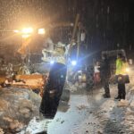 kar ve tipi nedeniyle mahsur kalan 7 arac ve icindeki 30 kisi kurtarildi 7c0bf478b832