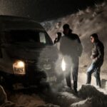 kar ve tipi nedeniyle mahsur kalan 7 arac ve icindeki 30 kisi kurtarildi cf81b80eca28