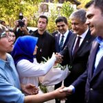 Karabük'te Orman Yangınında Zarar Gören Evlerin Temeli Atıldı 1 karabukteki yanginda koyunu terk etmek istememisti bakan kurum ile birlikte temel atti 8b65fa96a1b9