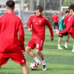 Karşıyaka, Ayvalıkgücü Deplasmanında Zorlu Maç Öncesi Suni Çim Üzerinde Antrenman Yaptı 1 karsiyakadan suni cim onlemi 5158ee56774e