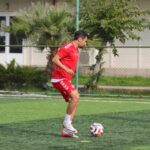 Karşıyaka, Ayvalıkgücü Deplasmanında Zorlu Maç Öncesi Suni Çim Üzerinde Antrenman Yaptı 3 karsiyakadan suni cim onlemi ed8ad5ee583b