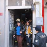 Kars'ta Yangın Paniği: Dumandan Etkilenen Üç Kişi Hastaneye Kaldırıldı 3 karsta 6 katli binada yangin 1i cocuk 3 kisi dumandan etkilendi 7a2b350e7f6b