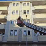 Kars'ta Yangın Paniği: Dumandan Etkilenen Üç Kişi Hastaneye Kaldırıldı 1 karsta 6 katli binada yangin 1i cocuk 3 kisi dumandan etkilendi e546f75b7818