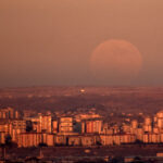 Kayseri'de Süper Ay Göz Kamaştırdı, Vatandaşlar Gökyüzünü İzledi 7 kasim dolunayi kapadokyanin giris kapisinda gorsel solen sundu 9bed41f70df7