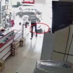 Eczacı Teknisyeni Arif Fidan, Darbe Olayından Sonra İşten Çıkarıldı 7 kendisini doven kisinin olay oncesi babasini tartakladigi ortaya cikan eczaci teknisyeni kovuldu 7df5ebdeb24d