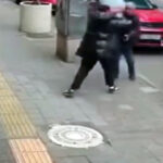 kendisini evden cikartan mulk sahibini darbetti o anlar kamerada 23a449f78f06