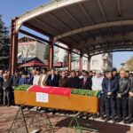 Kaman'da Kolon Kanseri Nedeniyle Hayatını Kaybeden Davul Ustası Adem Göçer Son Yolculuğuna Uğurlandı 5 kirsehir unesco yasayan insan hazinesi unvanli davul ustasi adem gocer topraga verildi video eklendi 73b047ace2d0