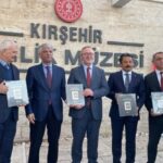 Aşık Paşa Yazma Eserleri Sergisi Kırşehir'de Açıldı 1 kirsehirde asik pasa yazma eserler sergisi acildi 201394a1dcc4