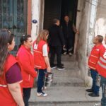 kizilay calisaninin tabanca ile vuruldugu bolgede yemek dagitimi yapildi e1f8d4c0584b