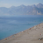 Kasım Ayının İlk Haftasında Antalya'da Yaz Havası Coşkusu Yaşanıyor 4 konyaalti sahilinde kasim ayinda deniz keyfi 14e054eccb4a