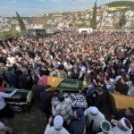 Dilovası'ndaki Kozmetik Fabrikasındaki Yangında Hayatını Kaybedenler, Dualar Eşliğinde Toprağa Verildi 5 kozmetik fabrikasindaki yanginda olen 6 kisi topraga verildi 82880af09233