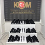 Adana merkezli silah çetesi baskınında 21 kişi gözaltında 2 kurusiki tabancalari atesli silaha donusturen ceteye 6 ilde operasyon 21 gozalti 47be6de904af