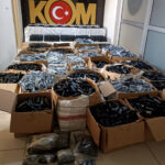 Adana merkezli silah çetesi baskınında 21 kişi gözaltında 4 kurusiki tabancalari atesli silaha donusturen ceteye 6 ilde operasyon 21 gozalti dd62f10c02af