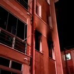 Kütahya'daki Apartmanda Prizden Çıkan Yangında 5 Kişi Kurtarıldı 8 kutahyada 4 katli apartmanda cikan yanginda mahsur kalan 1i bebek 5 kisi kurtarildi 150a1f365123