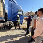 lastigini degistirdigi tirin altinda kalan sofor yasam mucadelesini kaybetti 80e013aec7ce