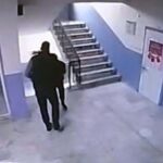 manisada otizmli ogrenciyi merdivenlerden iten okul muduru gozaltina alindi 3420da562fe4