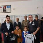 mardinde besiktasli gonullulerden bu forma benden sana kardesim kampanyasi dbb709227b04