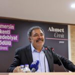 Ahmet Ümit'e Mersin Kenti Edebiyat Ödülü Verildi 1 mersin kenti edebiyat odulu ahmet umitin af20fb8a0604
