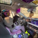 Mor Rengin Tutkusu: Bursa'da Bir Kadın Hayatını Tamamen Mora Dönüştürdü 2 mor tutkusu hayatina yansidi otomobili de bu renkte 7d71ec8cbadd