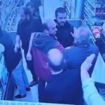 oglunu darbettigini one surdugu market calisanini yumruklayip tekmeledi 1422572363e1