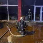 oto galeri kundakladi 5 otomobil hasar gordu a7479c142651