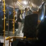 otobuste kadinlarin yer kavgasi kamerada 24a579634c07