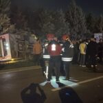 otomobil ile carpisan midibus devrildi 1i agir 8 yarali 0aabe65a6089