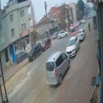 otomobile carpmamak icin ani fren yapan surucu motosikletinin devrilmesi sonucu yaralandi 3bb7b0eef9dd