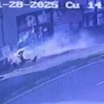 otomobilin carptigi babaanne ile 2 torunu agir yaralandi kaza kamerada 6f1061b0c36e