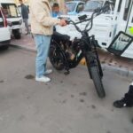 Otomobil, minibüsle çarpıştıktan sonra bisikletteki çocuğa çarparak yaralanmasına sebep oldu 4 otomobilin carptigi elektrikli bisiklet surucusu yaralandi kaza ani kamerada 3bee24f2f6ee