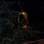 otomobilini yanlislikla geri vitese alinca 7 metre yukseklikten dustu kaza ani kamerada e42564fe7973