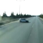 otoyolda sol seritte duraklayan otomobile baska bir otomobil carpti kaza ani kamerada 60cf5e2afb03