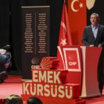 Özgür Özel: "Motokuryeler için adil ücret ve yasal düzenlemeler şart" 5 ozgur ozel kuryeye hiz dayatan olumle yaristiran sistem denetlenmeli 38661c337d33