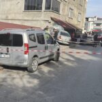 park halindeki hafif ticari araca carpan otomobil evin catisina cikti 56985ffb6278