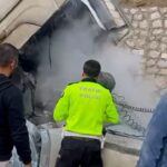 Kavak'ta TIR Yangınına Polis Müdahalesi Anbean Kaydedildi 2 polis tirda cikan yangina mudahale etti 0f66c9203581