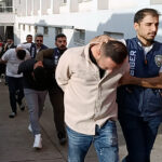 Adana'da dolandırıcılık çetesi, ev satışında 7 milyon lira vurgun yaptı! 3 sazan sarmali yontemiyle dolandirdi birbirinize zarar vermeyin mesaji ile helallik istedi 06a5e34abd0c