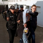 Adana'da dolandırıcılık çetesi, ev satışında 7 milyon lira vurgun yaptı! 6 sazan sarmali yontemiyle dolandirdi birbirinize zarar vermeyin mesaji ile helallik istedi 9caa1da7b14b