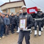 sehit polis memuru son yolculuguna ugurlandi f14e059c1d83