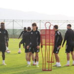 Kocaelispor Teknik Direktörü Selçuk İnan'dan Göztepe Maçı Öncesi Önemli Açıklamalar 6 selcuk inan goztepe ligin cok guclu ve onemli takimlarindan biri f7b1b5f37209