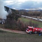 Soba Yangınına Yanlışlıkla Benzin Dökerek Sebep Olan Emekli Öğretmen Yaralandı 2 sobaya su yerine benzin dokunce cikan yanginda yaralandi 6b7e1ec934c1