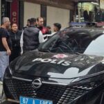 Zonguldak'ta Kadın ve Erkekler Arasında Sokakta Kavga: Polis Biber Gazı ile Müdahale Etti 3 sokak ortasinda tekmeli yumruklu kavga kamerada e8544610992f