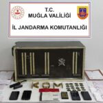 Muğla'da Tefecilik İddiasıyla Gözaltına Alınan Üç Kişi Tutuklandı, Bir Kişi Serbest Bırakıldı 1 tefeci operasyonunda baba ve 2 oglu tutuklandi c01c730d5ae2