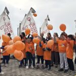 Lösemili Çocuklar İçin Tekirdağ'da Yelkenli Farkındalık Etkinliği Düzenlendi 1 tekirdagli yelkenciler losemiye dikkat cekmek icin turuncu balonlarla denize acildi 8a672b491b8e