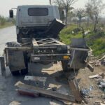 trenin carptigi kamyonet ikiye bolundu 5e831c7696ff